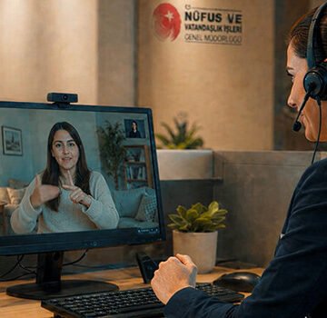 ALO 199 Çağrı Merkezi'nde görevli temsilciler