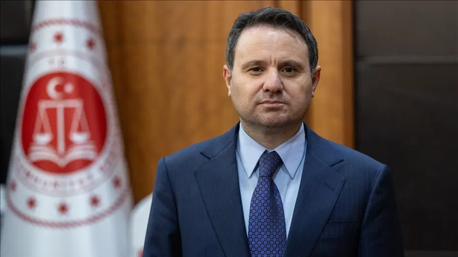 Bakan Gürlek, Alihan Kuriş soruşturmasına ilişkin değerlendirmelerini TV100 ekranlarında paylaştı. Adalet Bakanı Akın Gürlek, TV100 yayınında açıklama yaparken