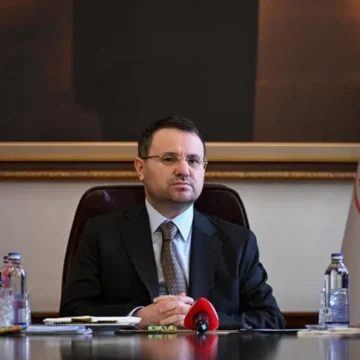 Adalet Bakanı Akın Gürlek, suç örgütlerine yönelik operasyonların hukuk çerçevesinde süreceğini belirtti. Adalet Bakanı Akın Gürlek operasyon açıklaması