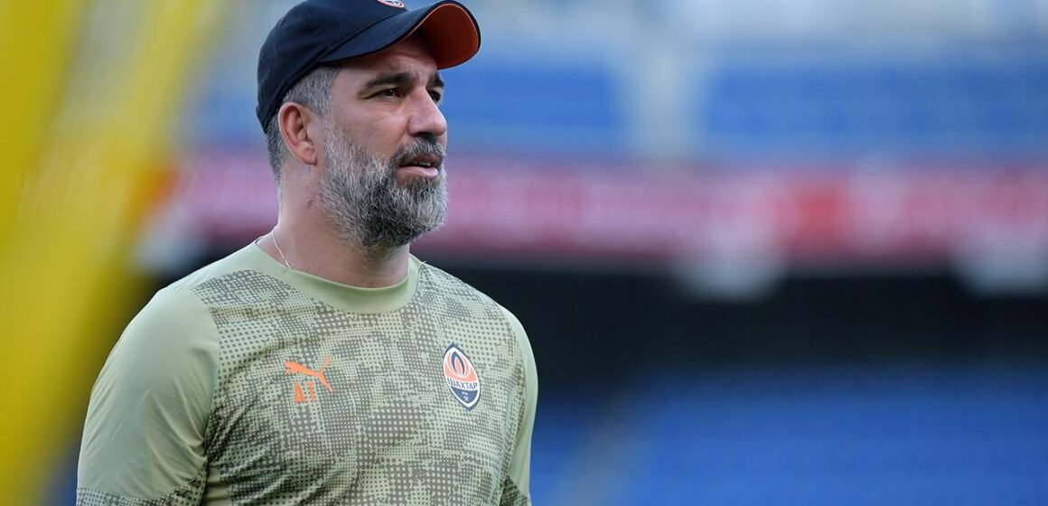 Arda Turan, Kiev'deki füze saldırıları sırasında oyuncularıyla sığınağa indiğini açıkladı. Arda Turan Kiev sığınak açıklaması