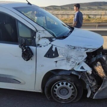 Balıkesir yolunda 5 araç birbirine girdi: 1 yaralı