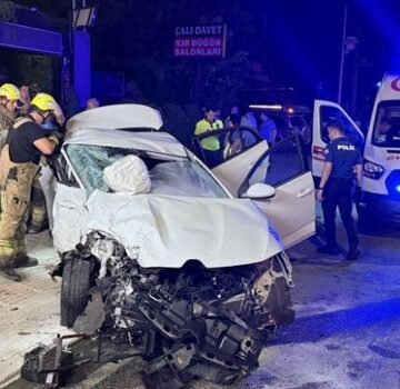 Bursa Nilüfer'de iki otomobilin çarpışması sonucu meydana gelen kaza