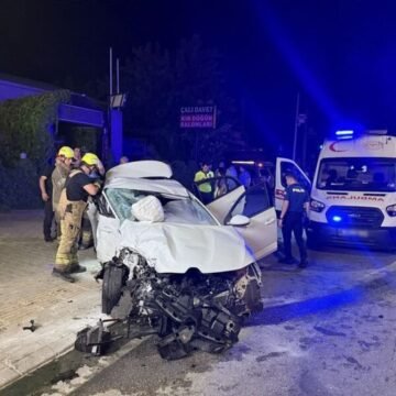 Bursa Nilüfer'de iki otomobilin çarpıştığı kaza yeri