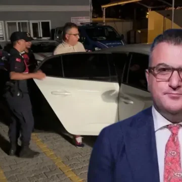 Cem Küçük soruşturması dosyasında firari İsmail Çanak bugün adliyede teslim oldu Cem Küçük soruşturması kapsamında adliyeye gelen firari şüphelinin teslim anı
