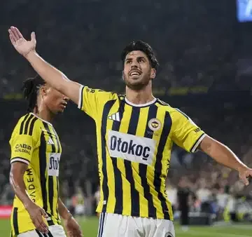 İsmail Kartal, Konyaspor maçının ardından Marco Asensio'nun sağlık durumu hakkında bilgi verdi. Fenerbahçe Teknik Direktörü İsmail Kartal maç sonu basın toplantısında açıklama yapıyor
