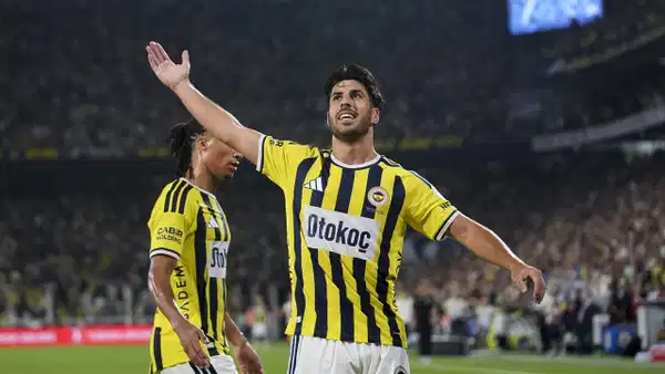 İsmail Kartal, Konyaspor maçının ardından Marco Asensio'nun sağlık durumu hakkında bilgi verdi. Fenerbahçe Teknik Direktörü İsmail Kartal maç sonu basın toplantısında açıklama yapıyor