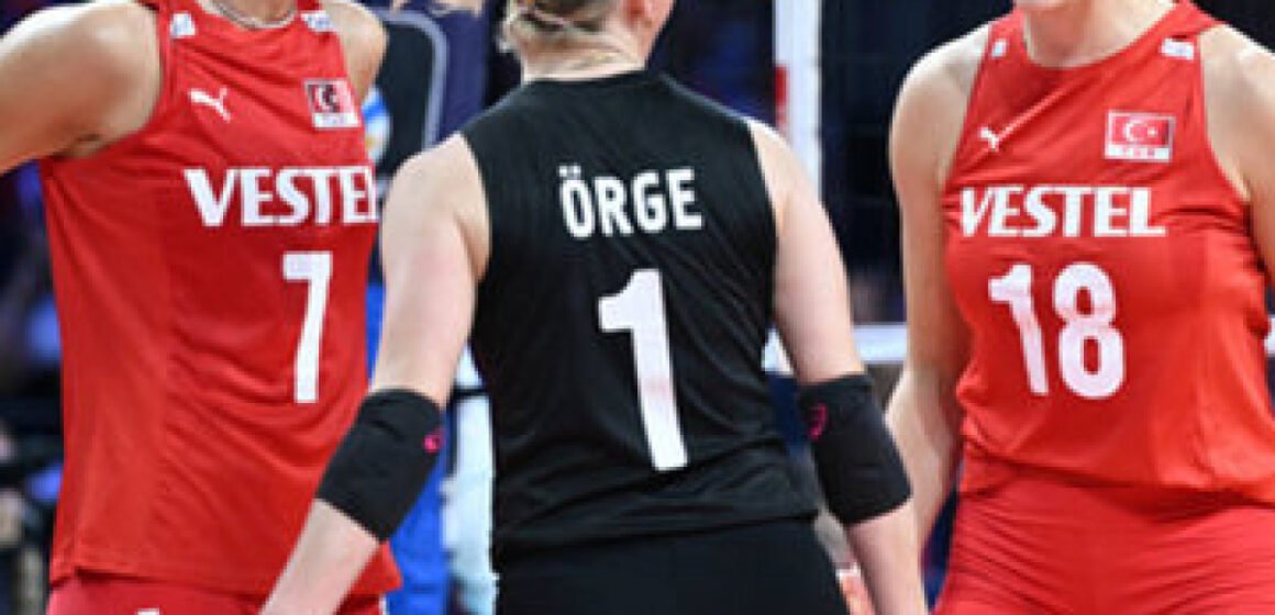 A Milli Kadın Voleybol Takımı, son 16 turunda Azerbaycan karşısına çıkacak. Filenin Sultanları'nın 2026 CEV Avrupa Şampiyonası son 16 turu maçındaki görüntüsü