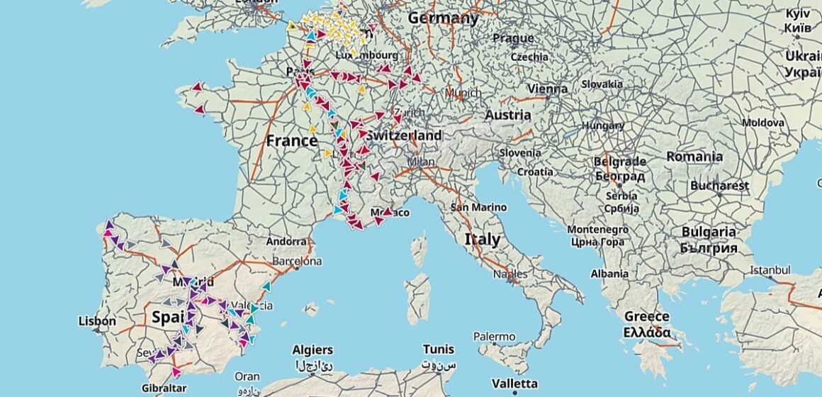 Fransa, İspanya ve Belçika'daki tren seferlerini anlık gösteren canlı harita arayüzü