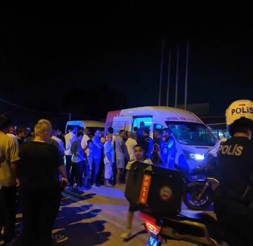 Gemlik'te huzur ve asayiş uygulaması kapsamında araç kontrolü yapan polis ekipleri