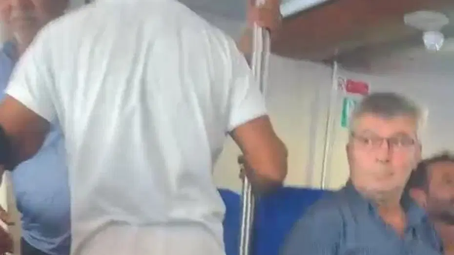 Girne açıklarında alabora olan geminin batmadan önceki görüntüleri ortaya çıktı Girne açıklarında alabora olan geminin su alma anları