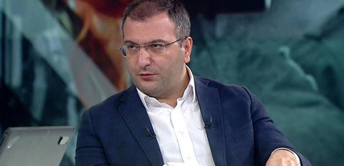 Cem Küçük'ün MASAK raporunda milyonluk 'şüpheli' transferler tespit edildi MASAK raporu ortaya çıkan Cem Küçük dosyasına ilişkin haber görseli