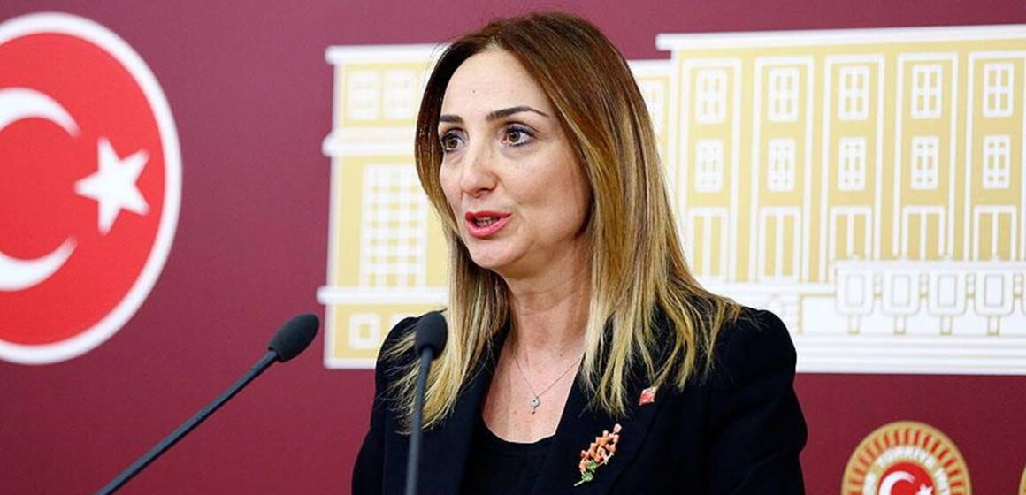 Sosyal medya paylaşımıyla CHP’den ihraç talebine tepki gösteren Aylin Nazlıaka