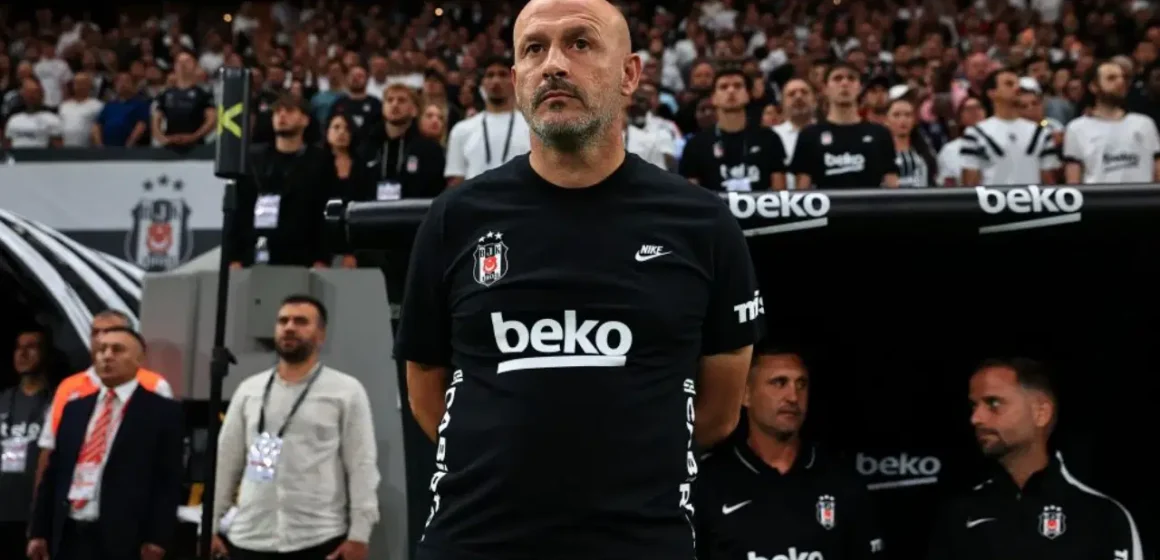 Beşiktaş Teknik Direktörü Vincenzo Italiano, galibiyetin ardından açıklamalarda bulundu. Vincenzo Italiano Beşiktaş yedek kulübesinde