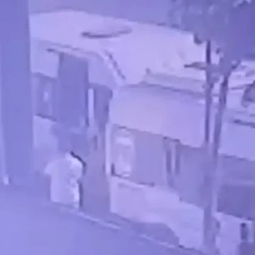 Hadımköy Mahallesi Ürgüplü Caddesi'ndeki olay yeri inceleme görüntüsü Arnavutköy'de silahlı kavganın yaşandığı caddede güvenlik önlemi alan polis ekipleri