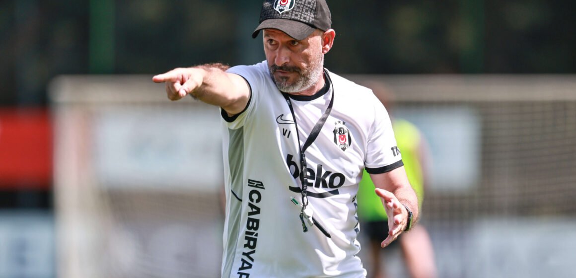 Beşiktaşlı oyuncuların sahada gol sevinci yaşadığı an