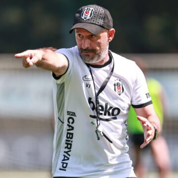 Beşiktaşlı oyuncuların sahada gol sevinci yaşadığı an