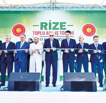 Cumhurbaşkanı Erdoğan, Rize’de düzenlenen toplu açılış töreninde sağlık ve yatırım mesajları verdi Cumhurbaşkanı Erdoğan Rize’de toplu açılış töreninde konuşma yapıyor