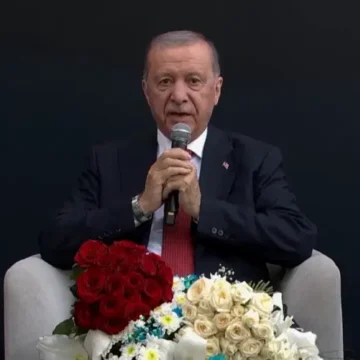 Cumhurbaşkanı Erdoğan Samsun'da gençlerle buluştu etkinliğinde konuşma yaparken