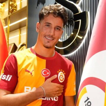 Galatasaray, Deniz Gül transferini 10 milyon Euro bonservis bedeliyle resmen açıkladı. Galatasaray'ın Deniz Gül transferinin KAP'a bildirilmesinin ardından basına yansıyan görüntü