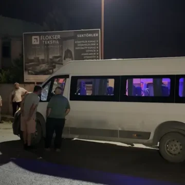 Hadımköy Mahallesi'ndeki olay yerine sağlık ve polis ekipleri sevk edildi. İstanbul Arnavutköy'de silahlı kavgada hayatını kaybeden servis şoförünün olay yerine sevk edilen ambulans ve polis ekipleri
