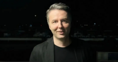 Mehmet Akif Ersoy'un tutuklu yargılandığı davanın ilk duruşması İstanbul 19. Ağır Ceza Mahkemesi'nde görüldü. İstanbul adliyesi önünde duruşma günü çekilmiş haber fotoğrafı