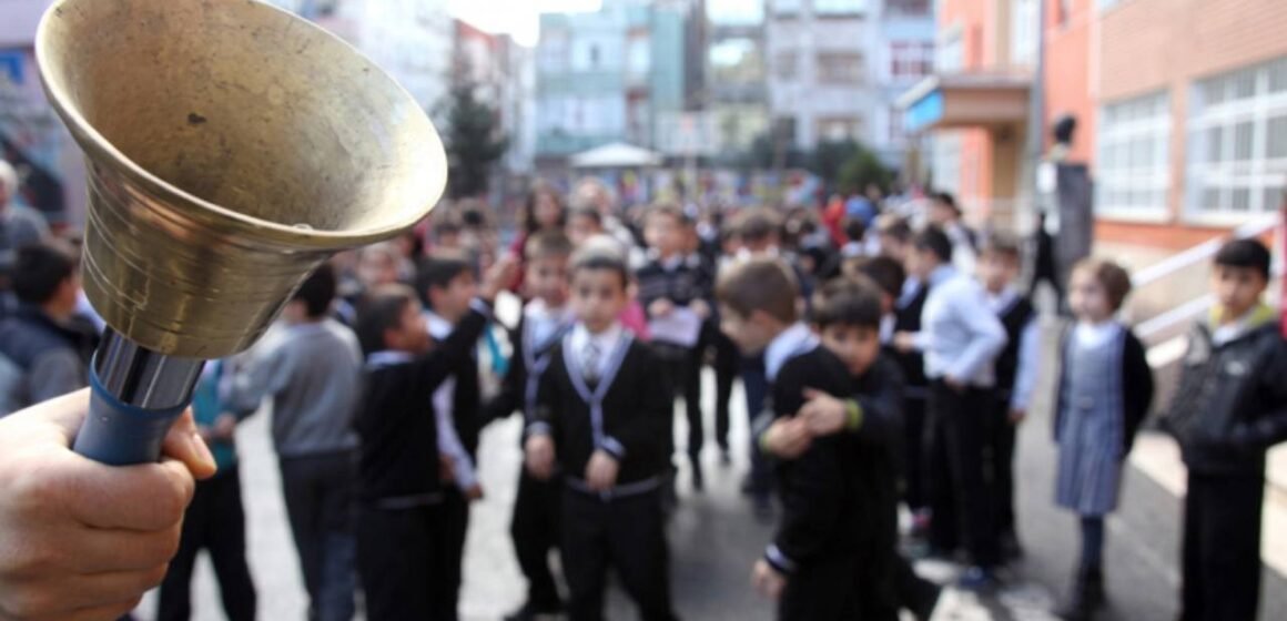 İstanbul'da 14 Eylül Pazartesi okulların açılış günü öğrenciler ve servis araçları