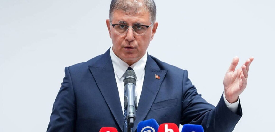 Cumhuriyet'in haberine göre Tugay, bugünkü 9 Eylül resepsiyonuna ev sahipliği yapacak. İzmir Büyükşehir Belediye Başkanı Cemil Tugay, Tarihi Havagazı Fabrikası Kültür Merkezi'ndeki 9 Eylül resepsiyonu
