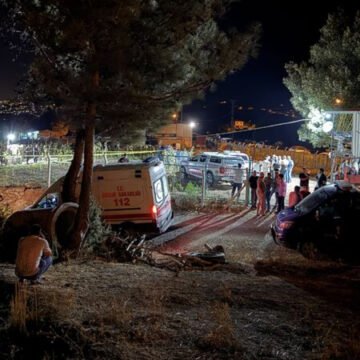 Dulkadiroğlu ilçesine bağlı Kuzucak Mahallesi'nde meydana gelen olay sonrası ekipler kuyuya müdahale etti. Kahramanmaraş'ta su kuyusunda yaşanan facianın ardından bölgeye sevk edilen kurtarma ekipleri