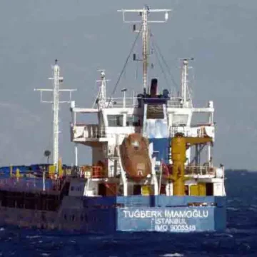 Marmara Denizi'nde batan Tuğberk İmamoğlu gemisini arayan ekiplerin çalışma yaptığı deniz yüzeyi.