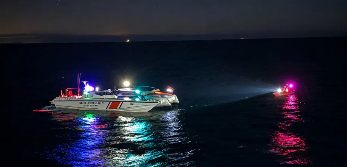 Marmaraereğlisi açıklarında motoryattan yükselen alevler ve Sahil Güvenlik botu
