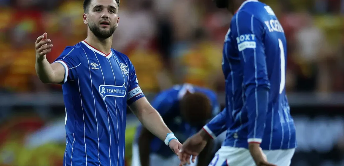 Rangers formasıyla sahada Nicolas Raskin