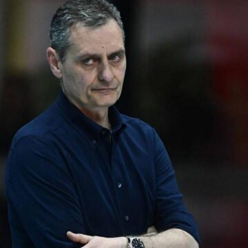 Sırbistan başantrenörü Zoran Terzic, kadın voleybol maçında