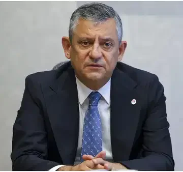 YENİ Parti Genel Başkanı Özgür Özel başkanlığında yapılan ekonomi kurmayları toplantısının ardından basına açıklama yapıldı. YENİ Parti Genel Merkezi'nde ekonomi kurmayları toplantısı sonrası basın açıklaması